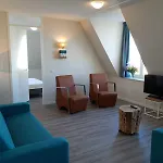 Apart-hotel Zeezicht 4*