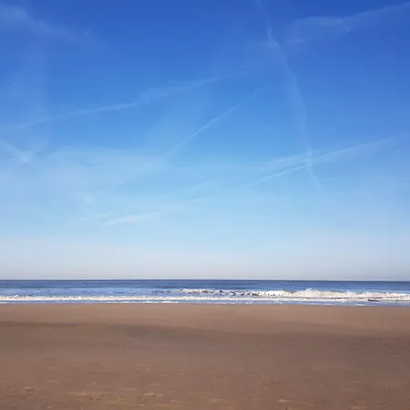 Zeezicht Aparthotel 4*