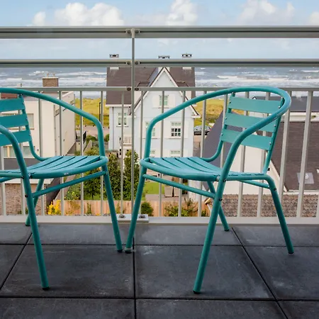 Aparthotel Zeezicht 4*