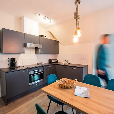 Zeezicht Aparthotel 4*