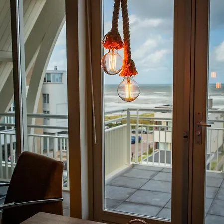 Zeezicht Lägenhetshotell 3*