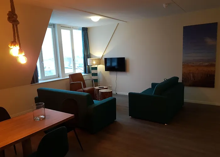 Zeezicht Apartahotel 4*