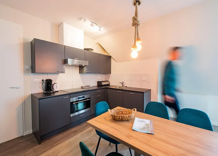 Zeezicht Apartahotel 4*